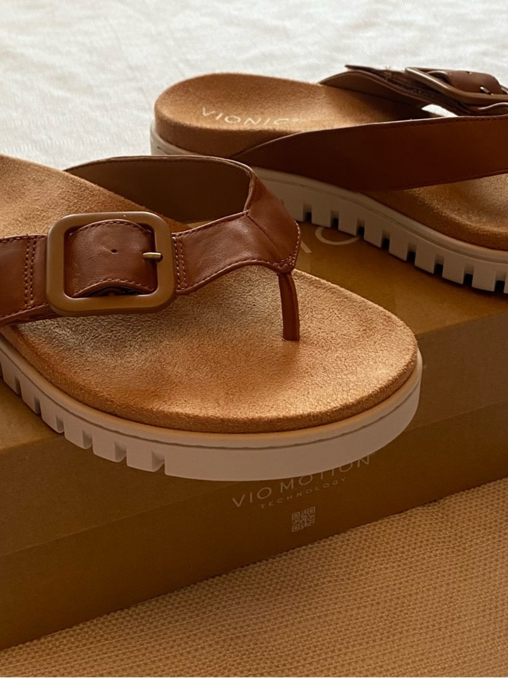 Vionic Uptown Marin Womens Platform Thong Orthopedic Sandal Tan Leather NIB 7.5M - Picture 2 of 11